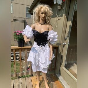 Vintage Late 1980’s Size 14 Alyce Design’s White Black Sequin Party Prom Dress